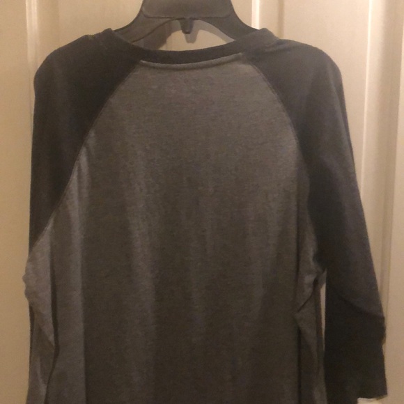 Men’s Staple Shirt Size L - Picture 3 of 3